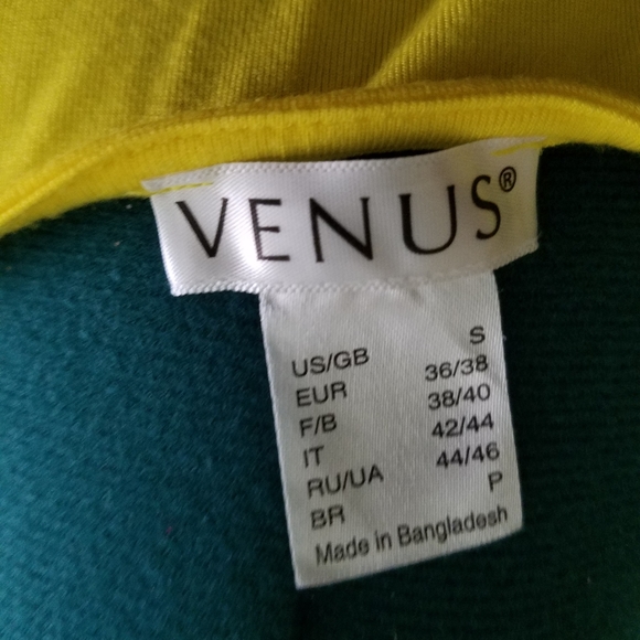 Like new Venus Cold Shoulder Top, Size Small - Picture 5 of 6